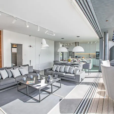 Haus In Mit Grossem Patio