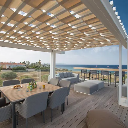 Haus In Mit Grossem Patio * Paralimni